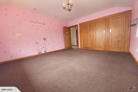 Photo of property in 74 Straven Road, Fendalton, Christchurch, 8014