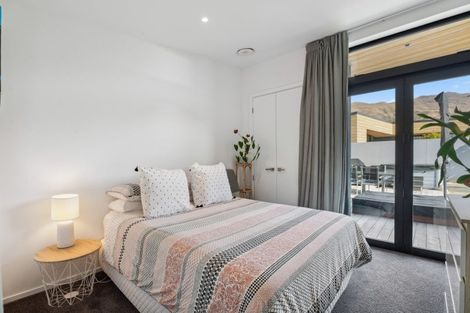 Photo of property in 2b Stackbrae Avenue, Wanaka, 9305