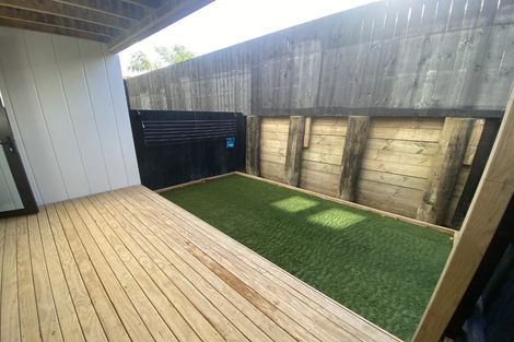 Photo of property in 15 Pukakaho Lane, Papatoetoe, Auckland, 2025