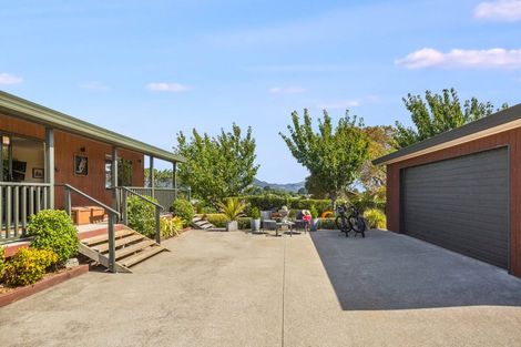 Photo of property in 25 Pine Ridge Terrace, Waikanae Beach, Waikanae, 5036