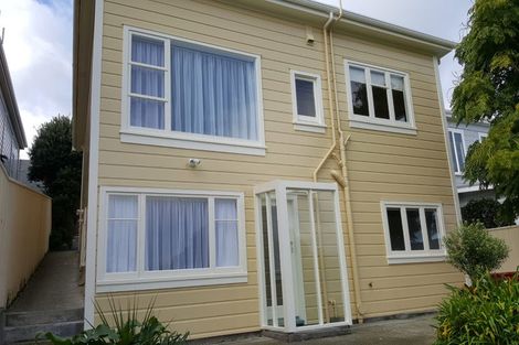Photo of property in 28 Overtoun Terrace, Hataitai, Wellington, 6021