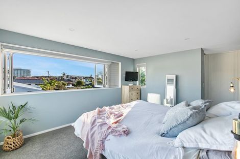 Photo of property in 4a Ross Crescent, Orewa, 0931