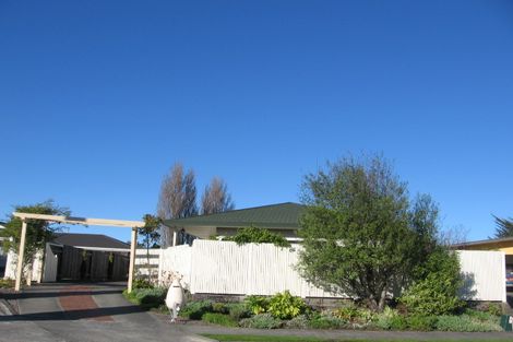 Photo of property in 14 Purdie Place, Milson, Palmerston North, 4414