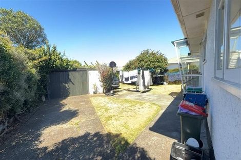 Photo of property in 35 Hadfield Crescent, College Estate, Whanganui, 4500