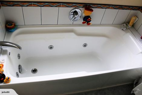 Photo of property in 108a Ashton Fitchett Drive, Brooklyn, Wellington, 6021