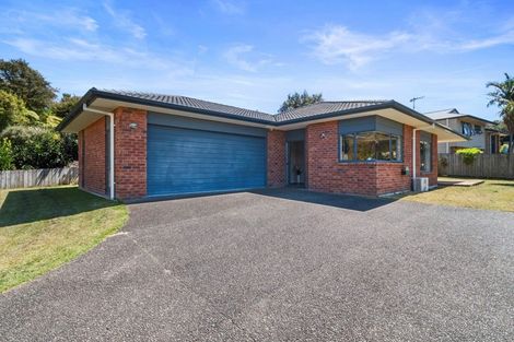 Photo of property in 30 Macmillan Street, Katikati, 3129