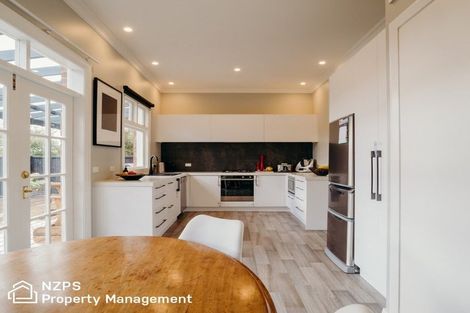 Photo of property in 372 Bay View Road, Saint Clair, Dunedin, 9012