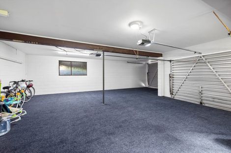 Photo of property in 27 Highland Place, Avonhead, Christchurch, 8042
