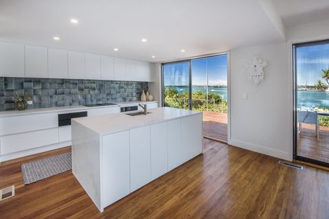 Photo of property in 79a Stanley Point Road, Stanley Point, Auckland, 0624