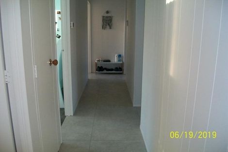 Photo of property in 2/204 Waitemata Drive, Ranui, Auckland, 0612