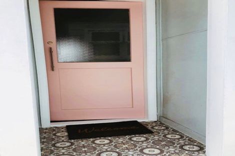 Photo of property in 15 Luxford Street, Berhampore, Wellington, 6023