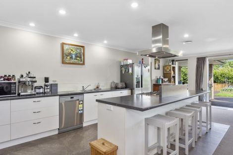 Photo of property in 16 Haden Place, Omokoroa, 3114