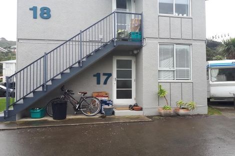 Photo of property in 11/76 Freyberg Street, Lyall Bay, Wellington, 6022