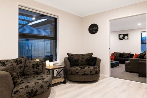 Photo of property in 15 Kotiate Street, Papamoa Beach, Papamoa, 3118