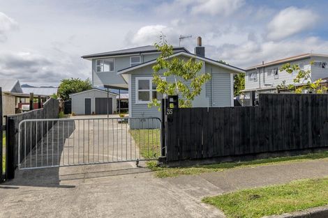 Photo of property in 35 Balmoral Street, Levin, 5510
