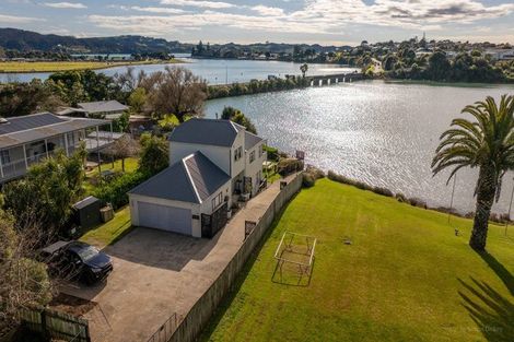 Photo of property in 48 Wainui Road, Raglan, 3225