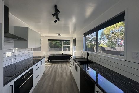 Photo of property in 17 Carlton Terrace, Westown, New Plymouth, 4310