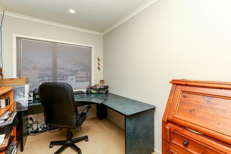 Photo of property in 22 Truby King Street, Merrilands, New Plymouth, 4312