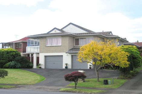 Photo of property in 25 Venus Place, Half Moon Bay, Auckland, 2012