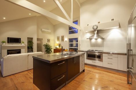 Photo of property in 37 Consort Close, Paraparaumu Beach, Paraparaumu, 5032