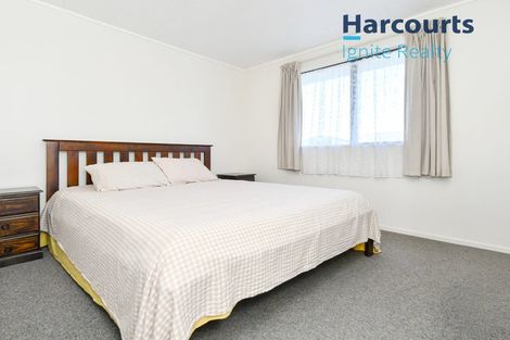 Photo of property in 1/17 Secretariat Place, Randwick Park, Auckland, 2105