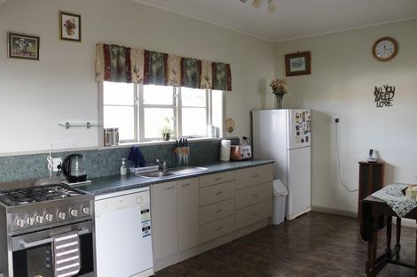 Photo of property in 4 Smithfield Road, College Estate, Whanganui, 4500