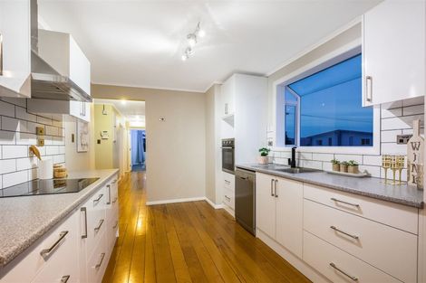 Photo of property in 39 Jillett Street, Titahi Bay, Porirua, 5022