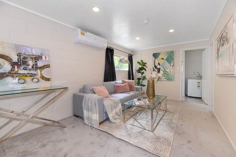 Photo of property in 6 Anchor Place, Beach Haven, Auckland, 0626