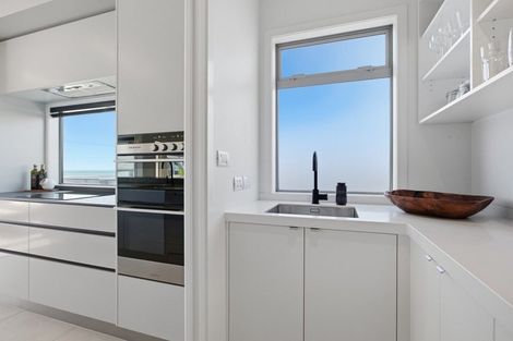 Photo of property in 21 Hine Street, New Plymouth, 4310