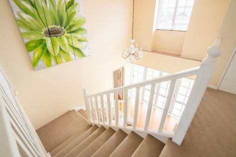 Photo of property in 2 Rosebank Avenue, Kelvin Grove, Palmerston North, 4414