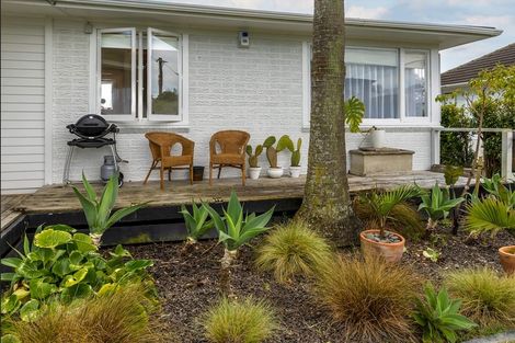 Photo of property in 79 Farquhar Road, Glendene, Auckland, 0602