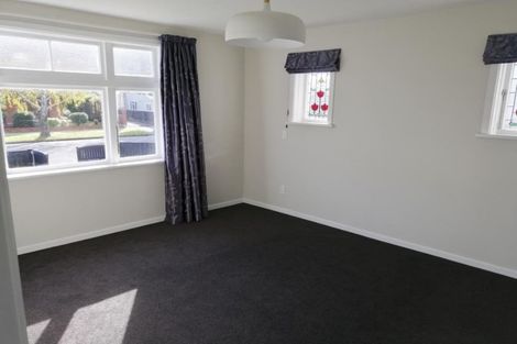 Photo of property in 1/10 Victoria Street, Ebdentown, Upper Hutt, 5018