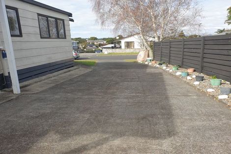 Photo of property in 40 Edgewater Parade, Waiuku, 2123
