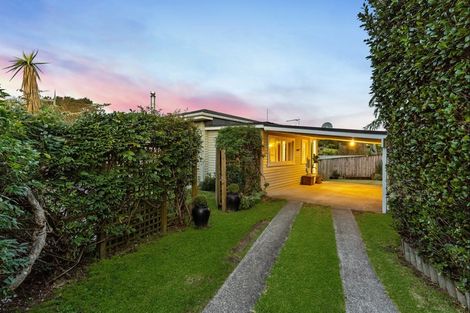 Photo of property in 220 Waitaha Road, Welcome Bay, Tauranga, 3112