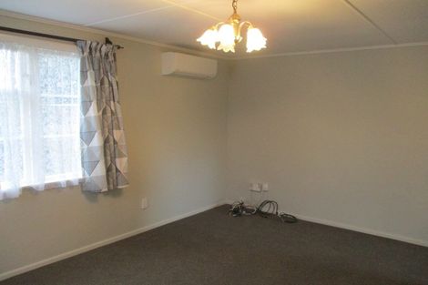 Photo of property in 19 Queenwood Road, Levin, 5510