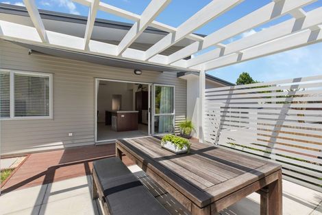 Photo of property in 21 Carento Way, Stanmore Bay, Whangaparaoa, 0932
