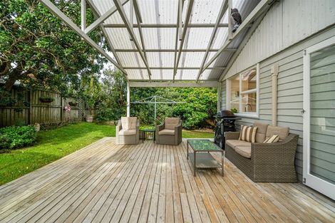 Photo of property in 2/276a Wairau Road, Glenfield, Auckland, 0627