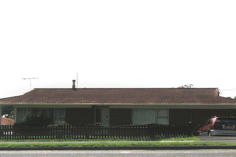 Photo of property in 1/305 Great North Road, Henderson, Auckland, 0612