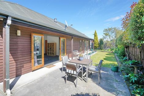 Photo of property in 2/52 Northcote Road, Northcote, Christchurch, 8052