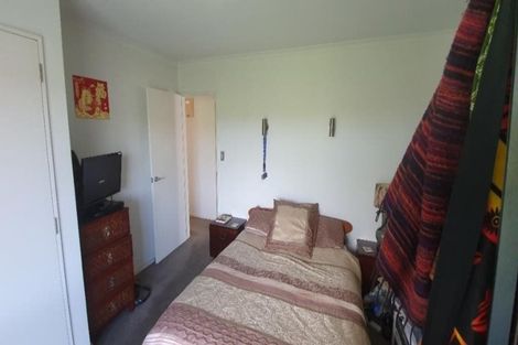 Photo of property in 2/9 Jay Court, Botany Downs, Auckland, 2010