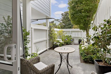 Photo of property in 49 Arcus Way, Hataitai, Wellington, 6021