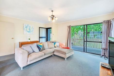 Photo of property in 2/2 Oreil Avenue, West Harbour, Auckland, 0618