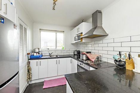 Photo of property in 14 Frobisher Way, Clendon Park, Auckland, 2103