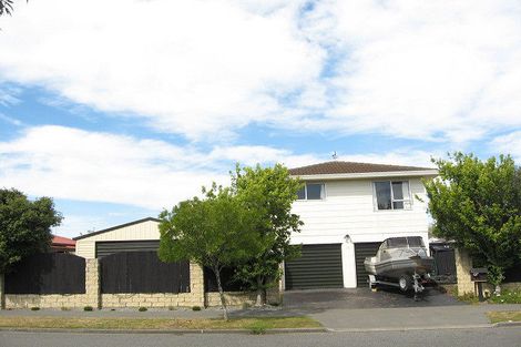 Photo of property in 88 Royal Park Drive, Parklands, Christchurch, 8083