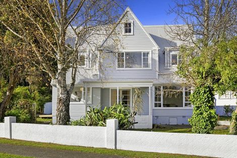 Photo of property in 117 Horoeka Street, Stokes Valley, Lower Hutt, 5019