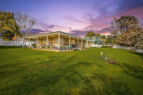 Photo of property in 192 Muriwai Valley Road, Muriwai, Waimauku, 0881