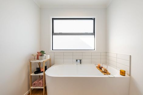 Photo of property in 123 Mawai Hakona Drive, Wallaceville, Upper Hutt, 5018