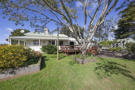 Photo of property in 2059 State Highway 16, Helensville, 0875