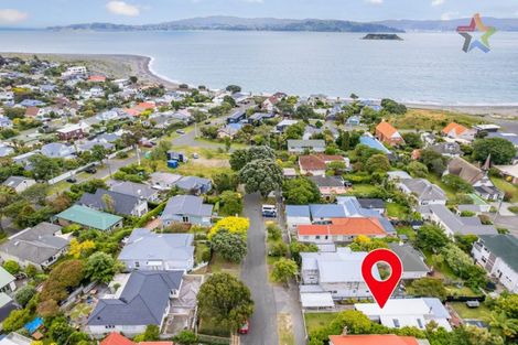 Photo of property in 6 Puriri Street, Eastbourne, Lower Hutt, 5013