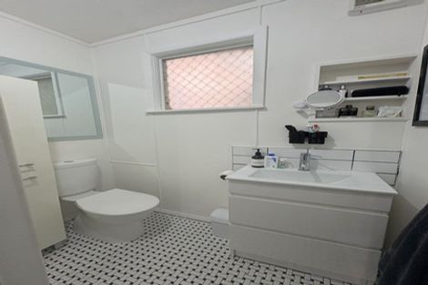 Photo of property in 26 Waitohu Road, York Bay, Lower Hutt, 5013